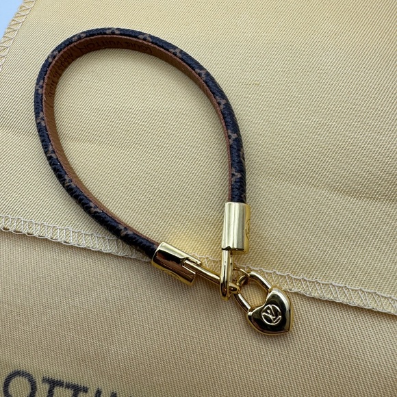 New Heart Charm Canvas-Leather Bracelet Gold Hardware Box &  Dust Bag Included - Picture 13 of 16
